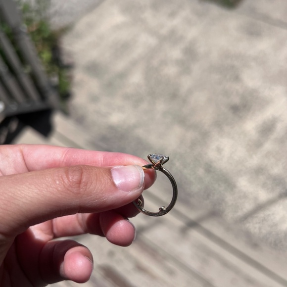 Radiant LAB engagement ring - Picture 5 of 11